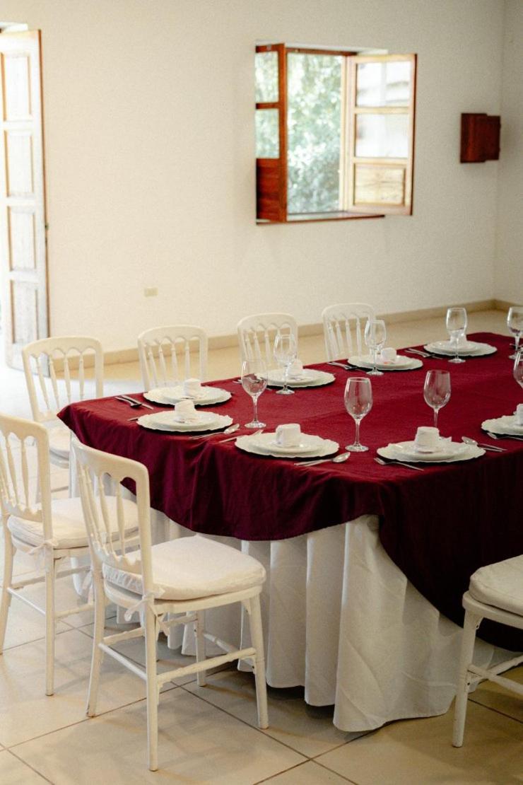 Best Western Plus Posada De Don Vasco Pátzcuaro Exterior foto A table set for a meal