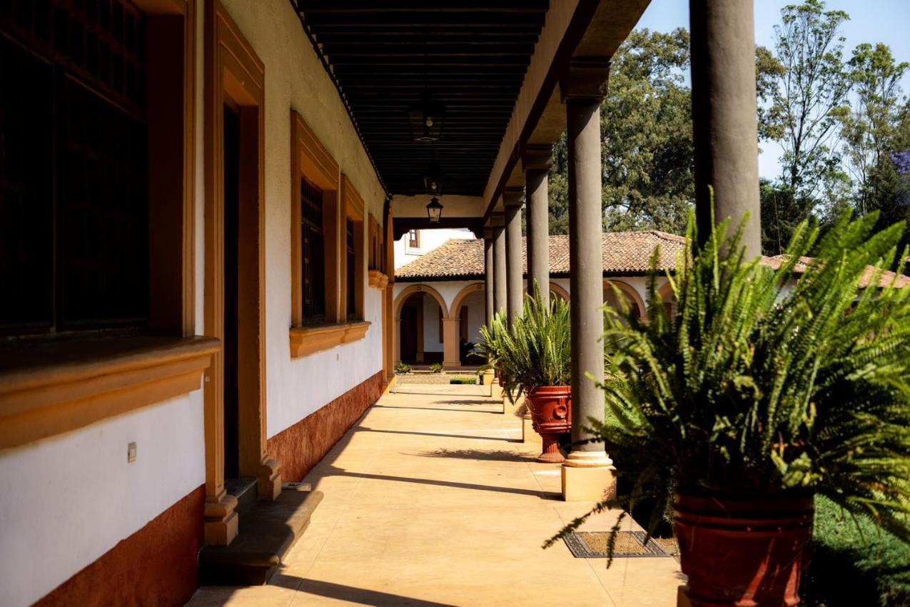 Best Western Plus Posada De Don Vasco Pátzcuaro Exterior foto The Hacienda Nápoles, where Escobar kept his animals
