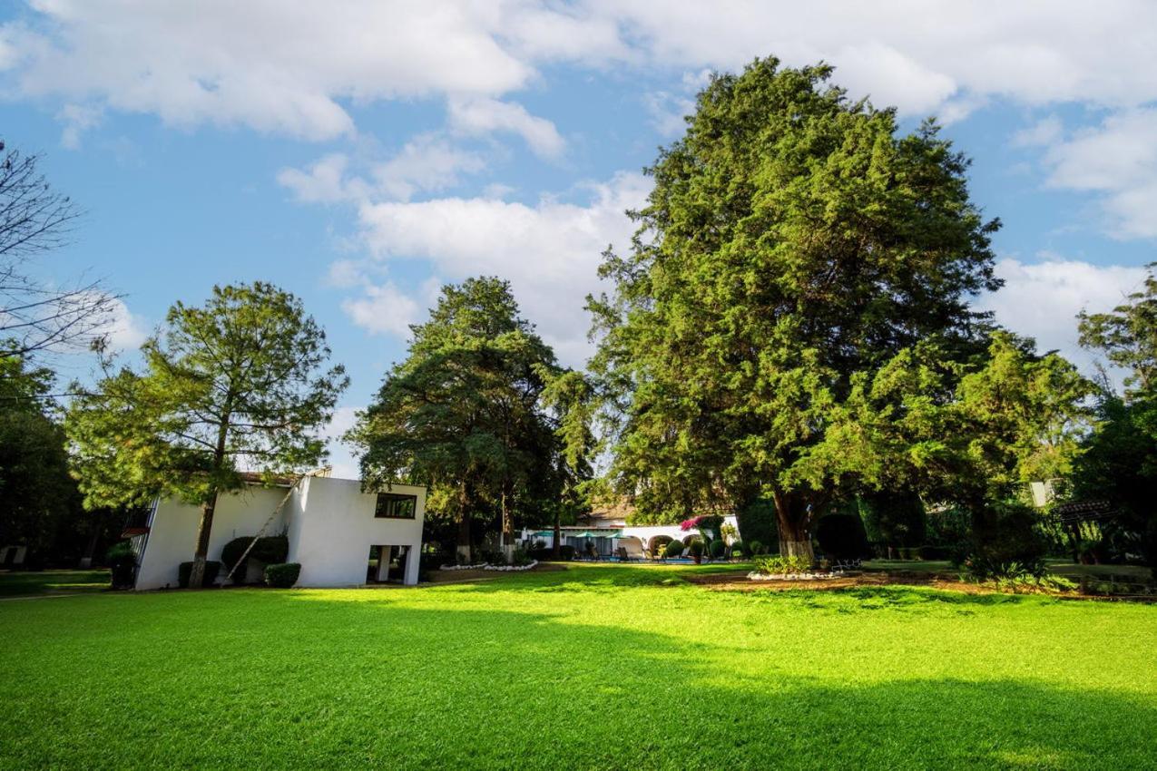 Best Western Plus Posada De Don Vasco Pátzcuaro Exterior foto The campus of the University of the South Pacific in Apia